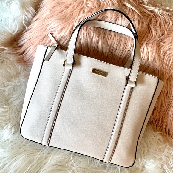 kate spade Handbags - Kate Spade Ivory Handbag RARE!